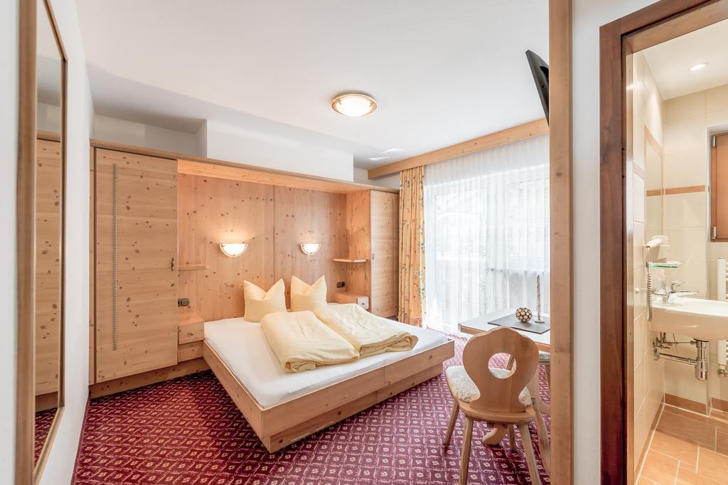 Ferienhaus Apart Sonnzeit Зёльден Номер фото