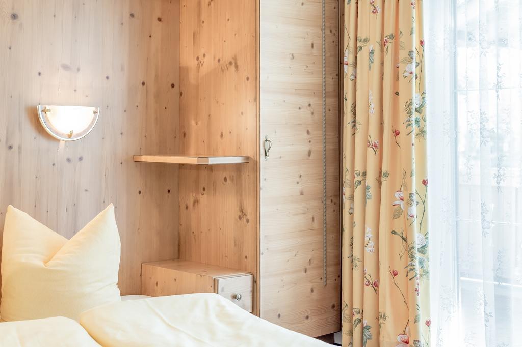 Ferienhaus Apart Sonnzeit Зёльден Номер фото