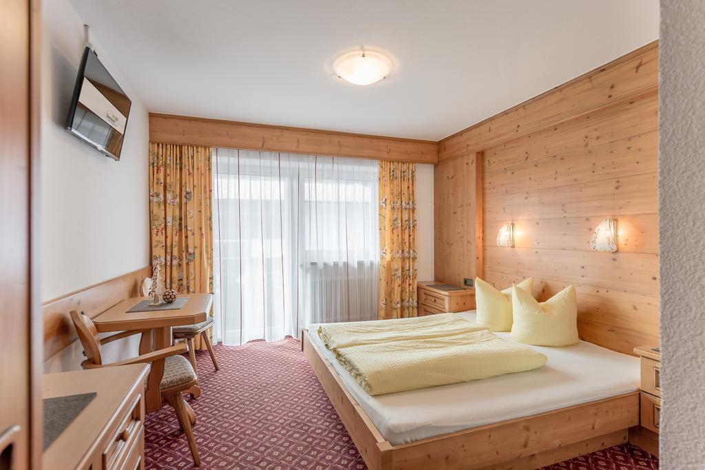 Ferienhaus Apart Sonnzeit Зёльден Номер фото